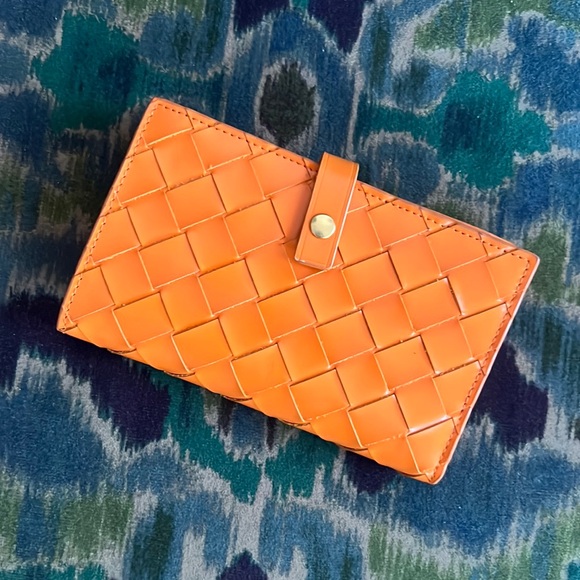 Bottega Veneta Bi-Fold Wallet - Picture 1 of 7